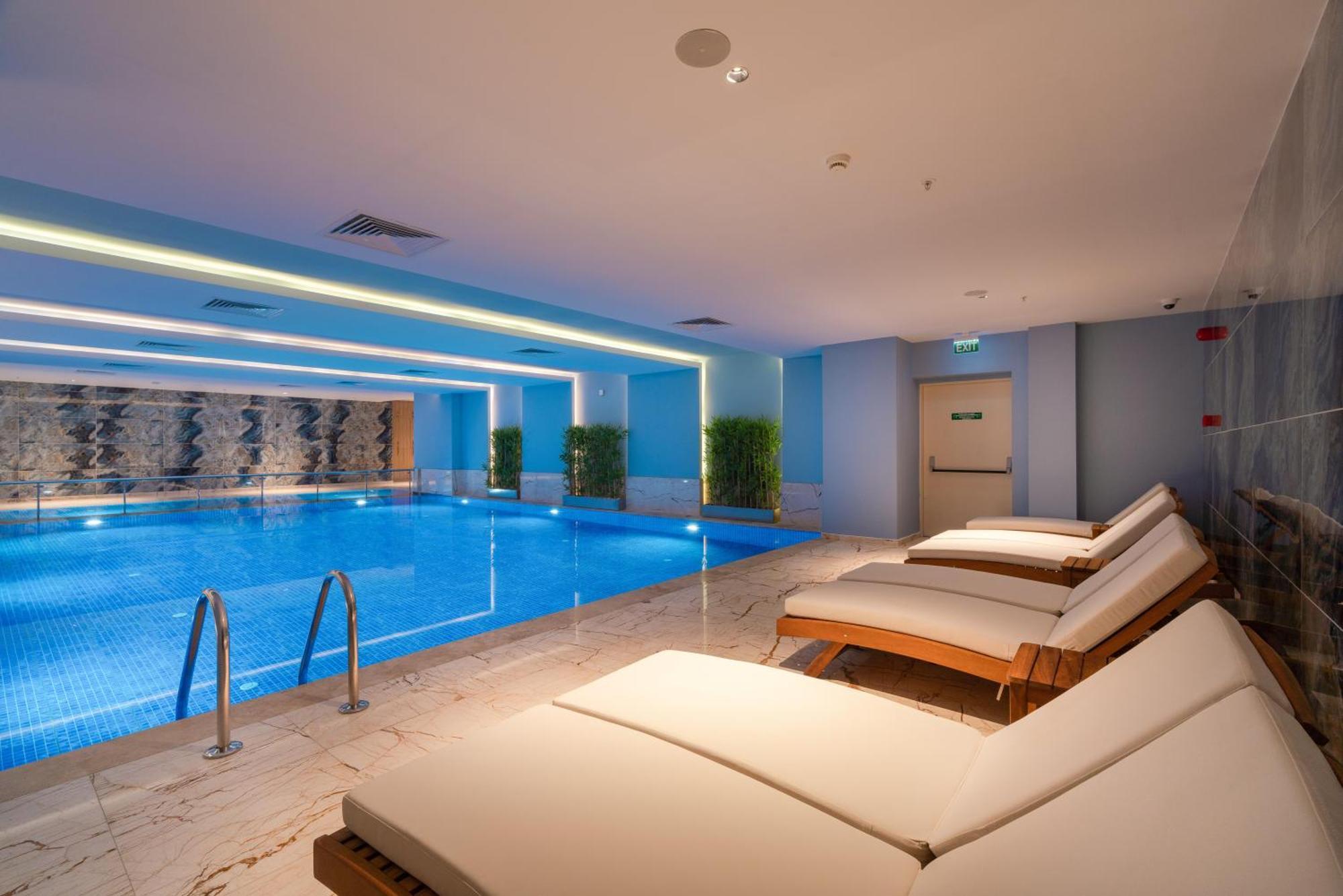 Concorde Tower Hotel & Casino 니코시아 외부 사진 Indoor pool