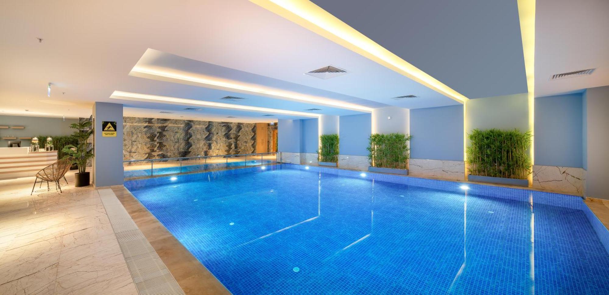 Concorde Tower Hotel & Casino 니코시아 외부 사진 Indoor pool