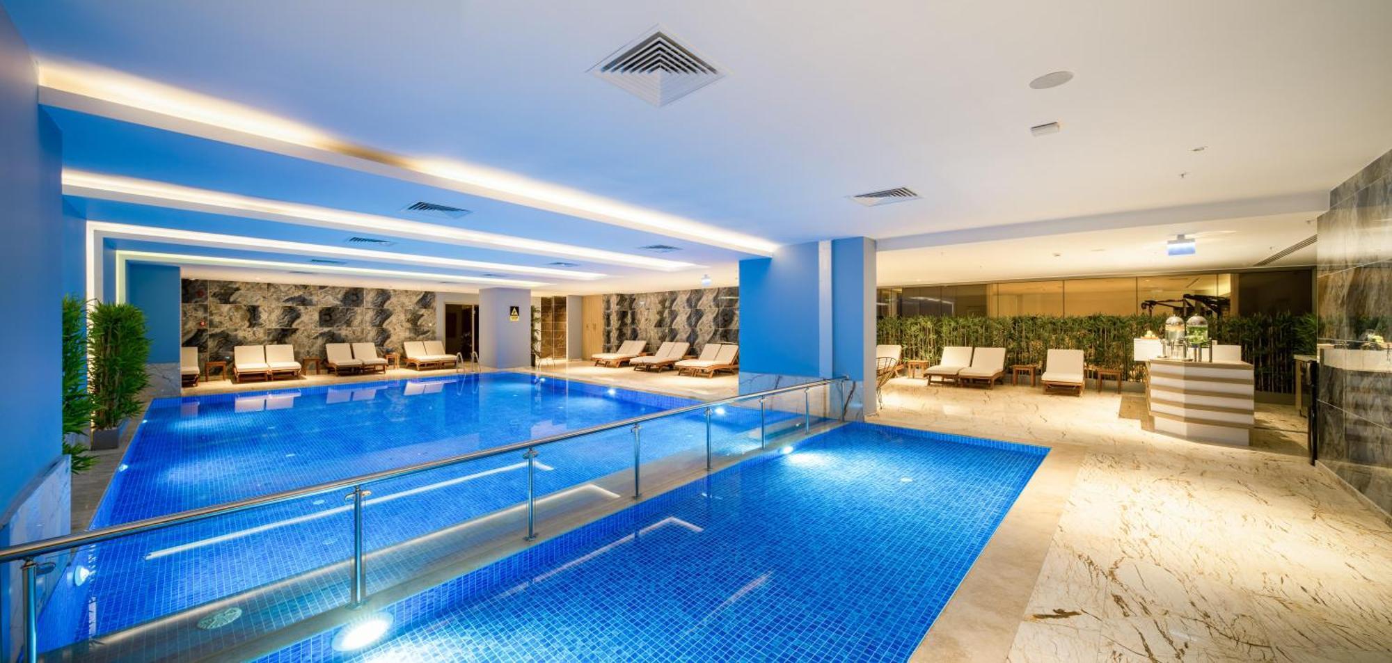 Concorde Tower Hotel & Casino 니코시아 외부 사진 Indoor pool