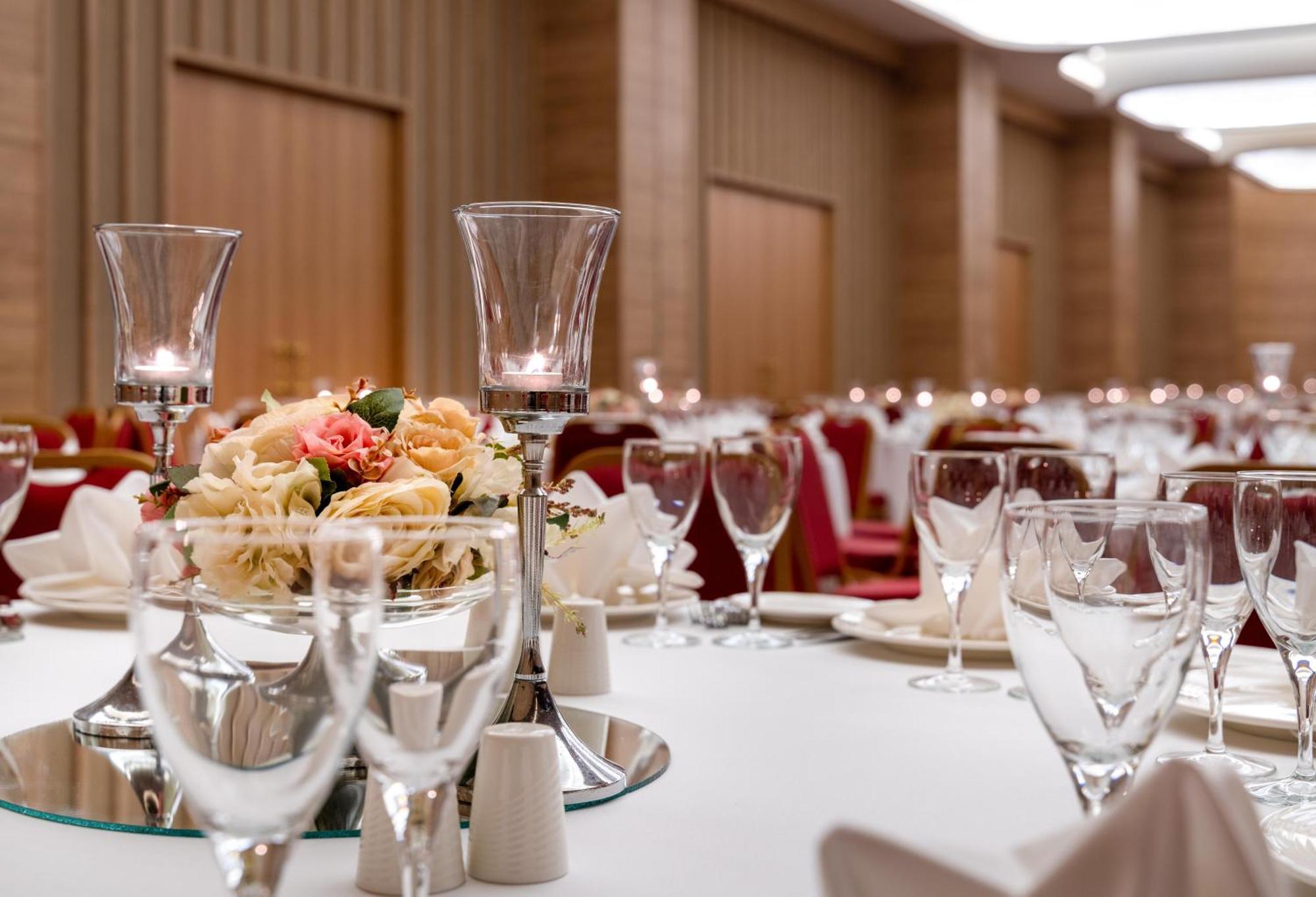 Concorde Tower Hotel & Casino 니코시아 외부 사진 A table set for a formal dinner